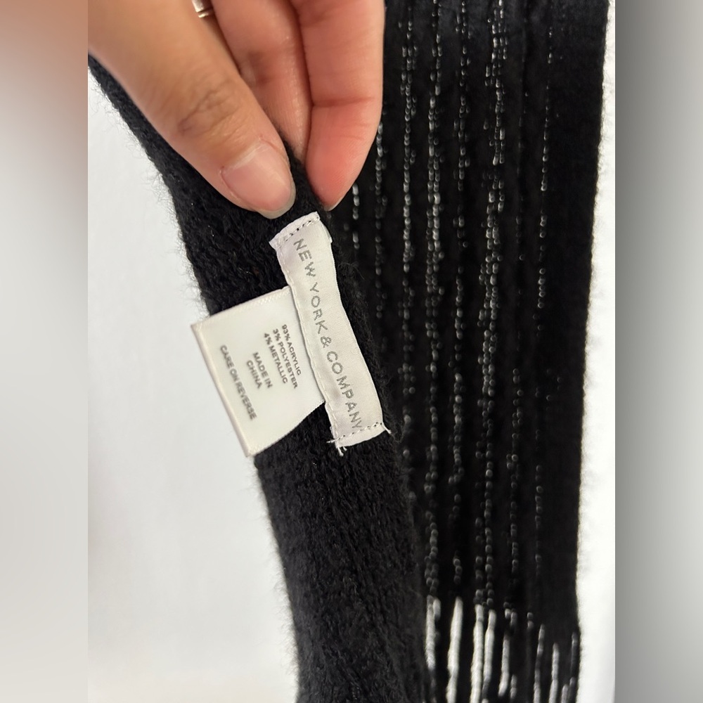BLACK SCARF - Picture 2 of 2